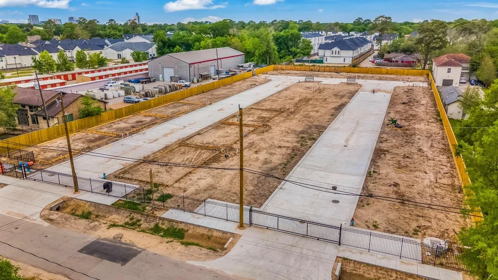 Unit for sale at 8904 Knoll Leaf Street, Houston, TX 77080