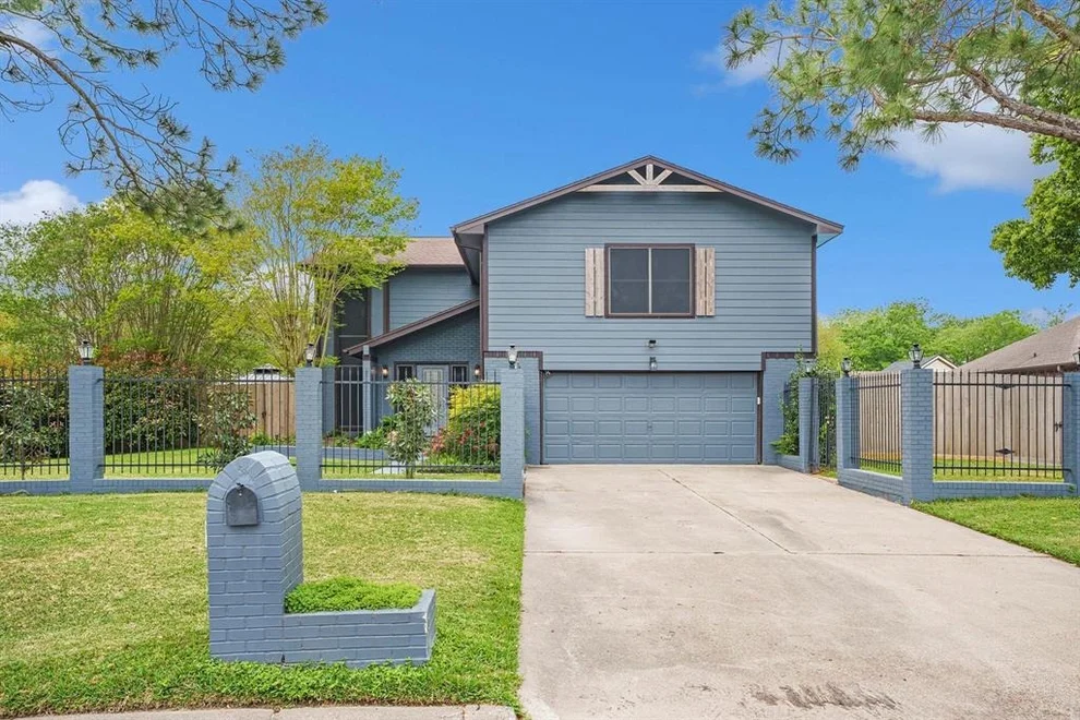Unit for sale at 3611 18th Street N, Texas City, TX 77590