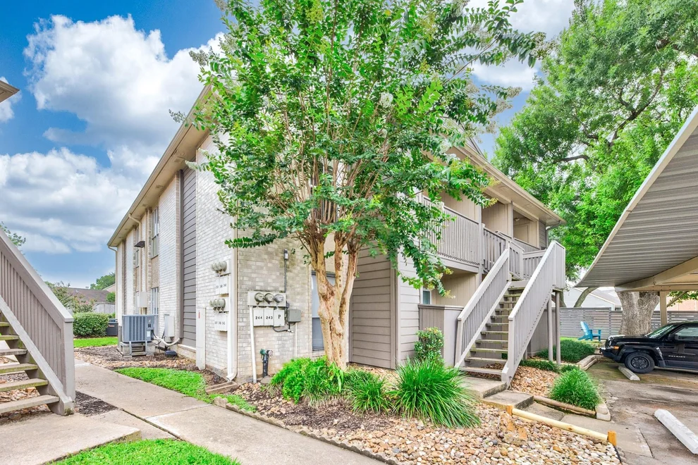 Unit for sale at 1900 Bay Area Boulevard, Houston, TX 77058