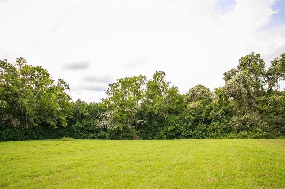 Unit for sale at 320 S Railroad Street, Burton, TX 77835