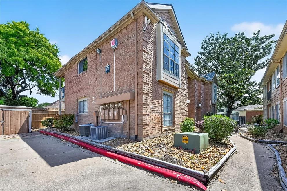 Unit for sale at 12200 Overbrook Lane, Houston, TX 77077