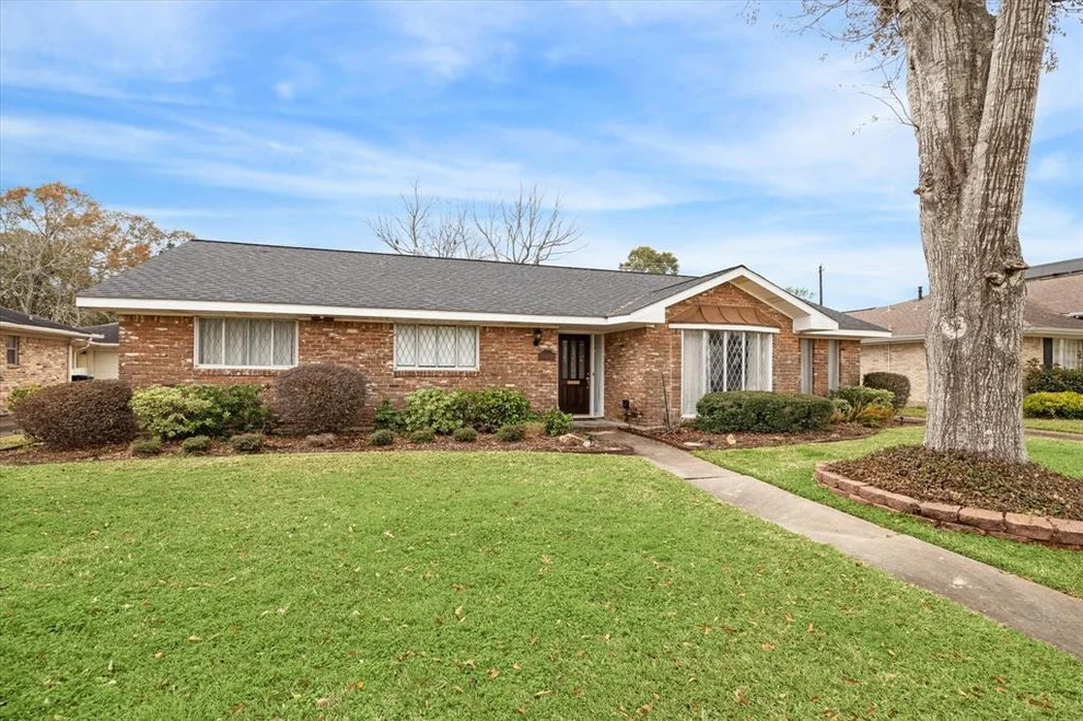 Unit for sale at 10010 Balmforth Lane, Houston, TX 77096