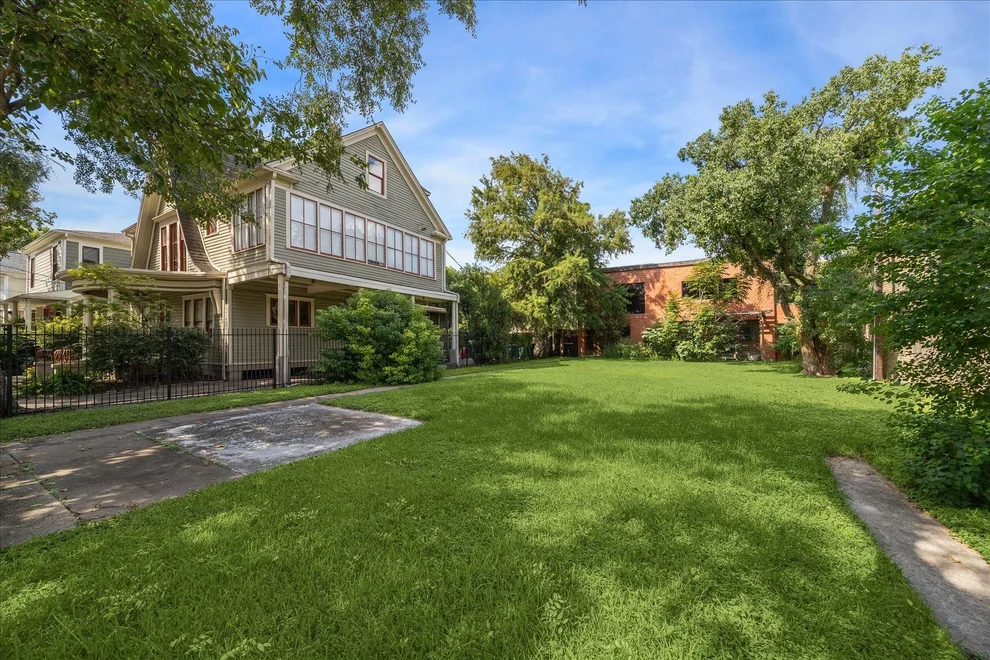 Unit for sale at 221 Emerson Street, Houston, TX 77006