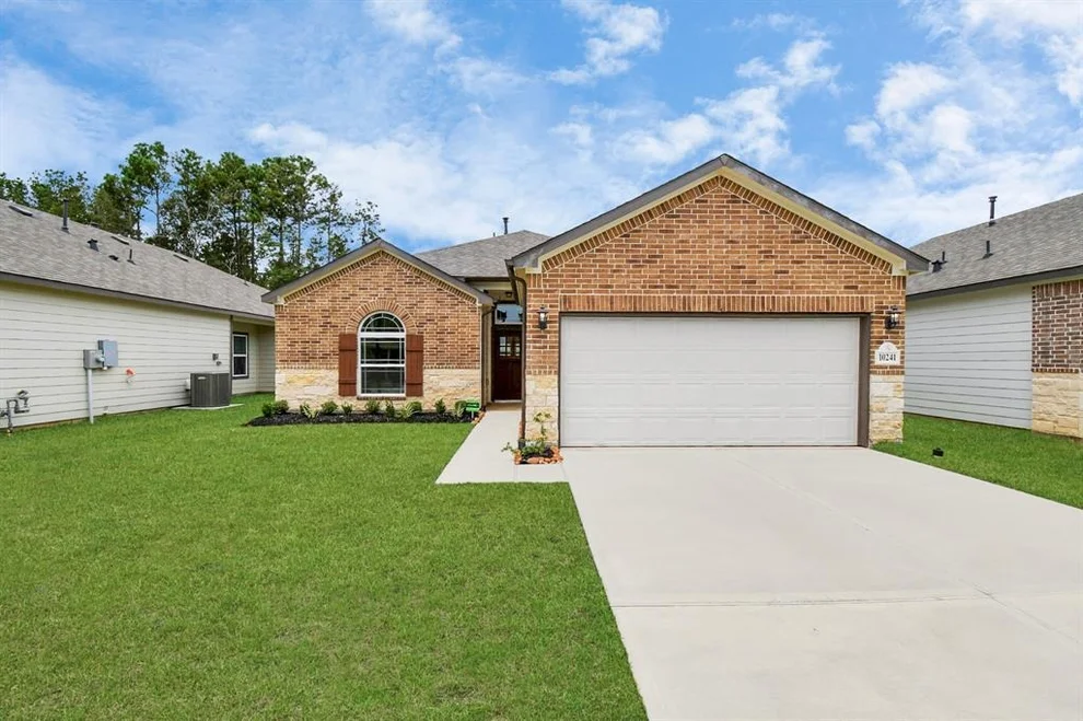 Unit for sale at 10241 Pelican Hill Lane, Cleveland, TX 77327