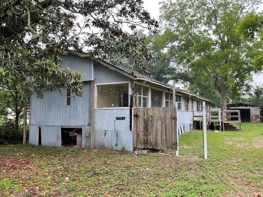 Unit for sale at 3702 Park Street, Damon, TX 77430