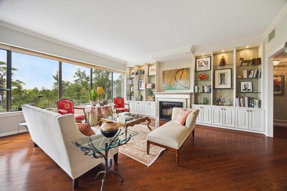 Unit for sale at 101 Westcott Street, Houston, TX 77007