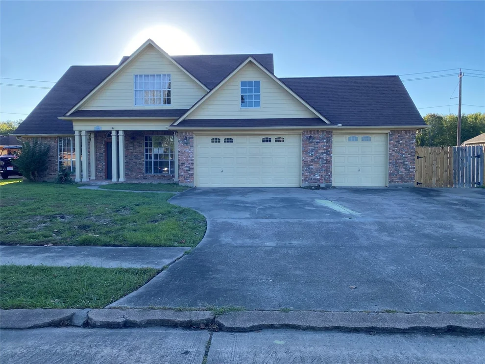 Unit for sale at 127 Indian Warrior Trail, Lake Jackson, TX 77566