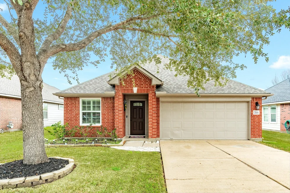Unit for sale at 2715 Long Grove Ln, Richmond, TX 77469