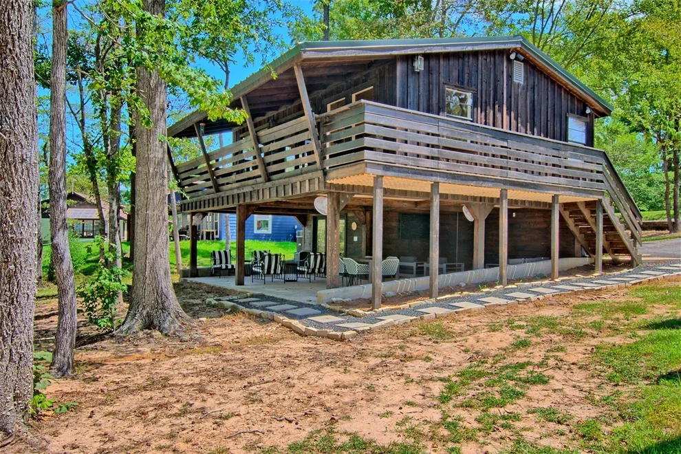 Unit for sale at 585 N Evergreen Drive, Burkeville, TX 75932