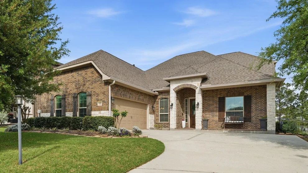 Unit for sale at 32 Waterford Way, Montgomery, TX 77356