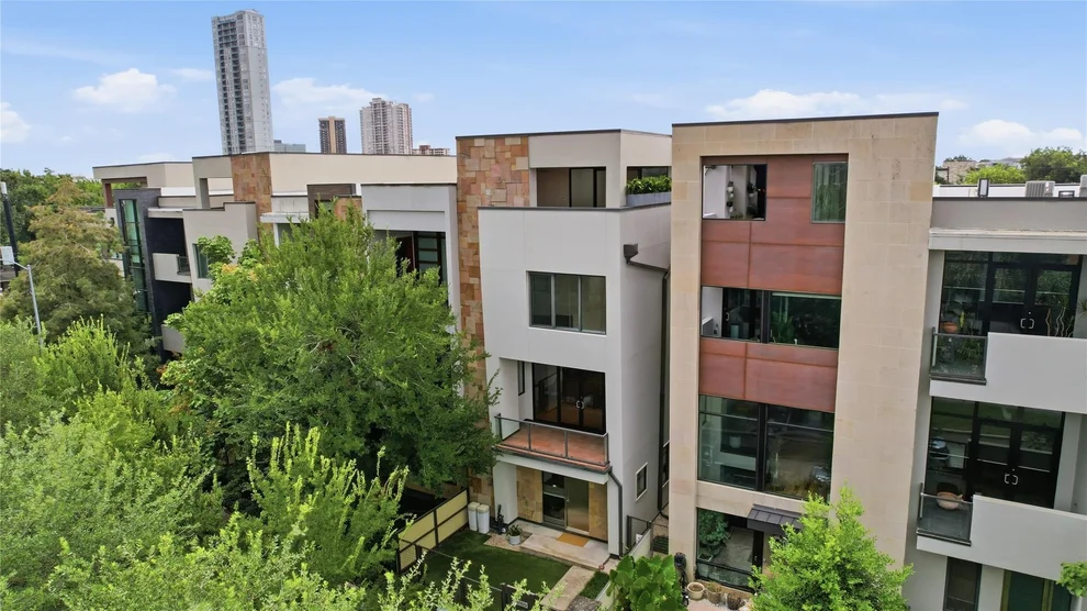 Unit for sale at 5409 Hidalgo Street, Houston, TX 77056