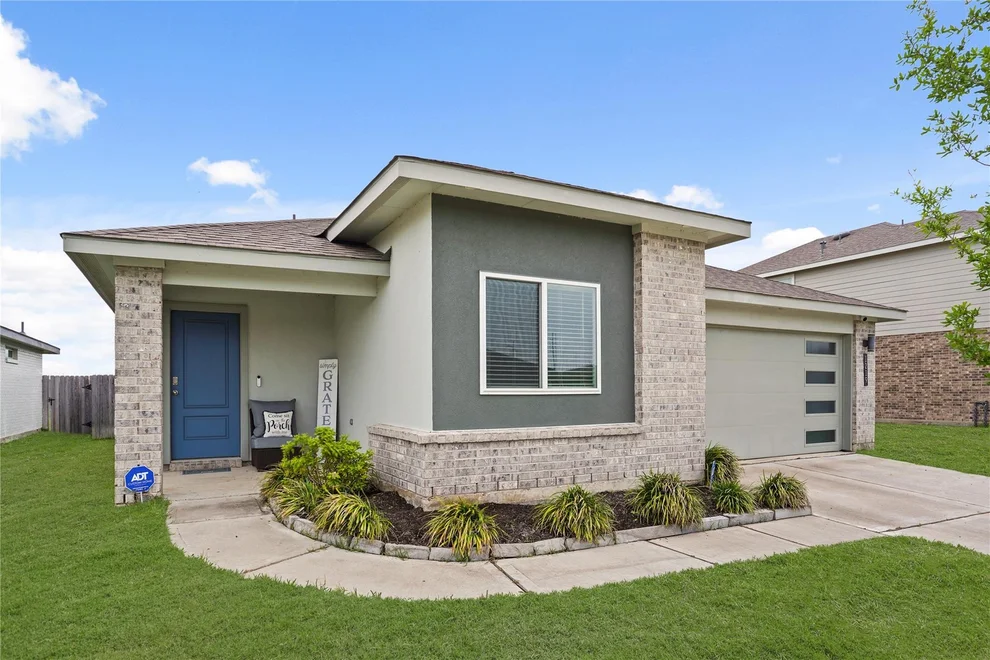 Unit for sale at 1219 Minerals Lane, Rosharon, TX 77583