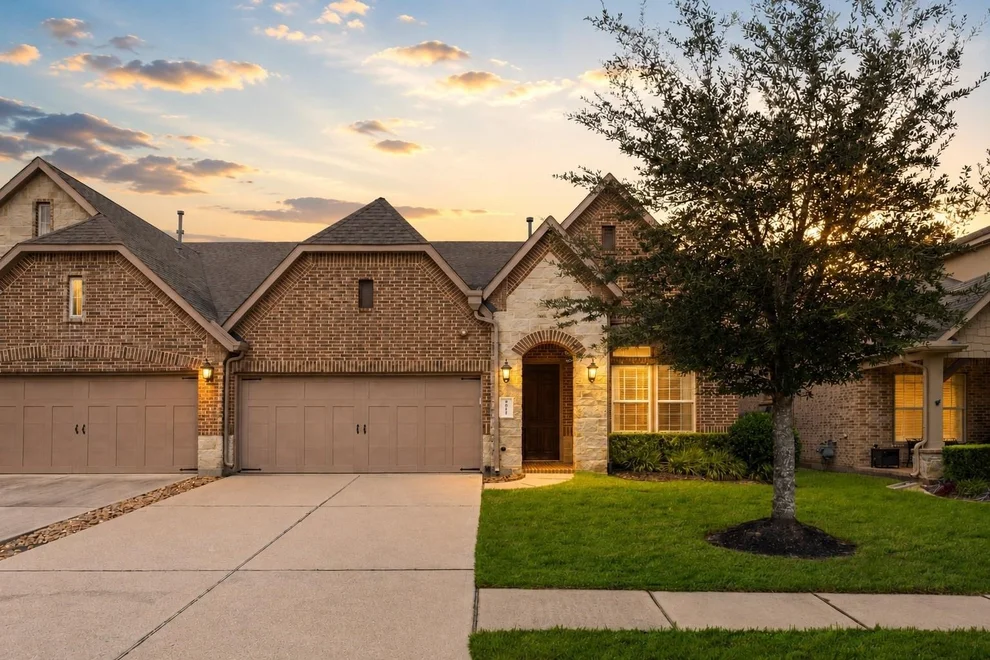 Unit for sale at 9022 Centennial Drive, Conroe, TX 77384