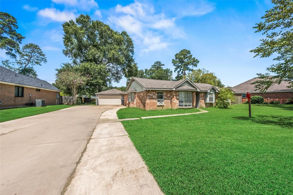 Unit for sale at 507 Magnolia Bend, Roman Forest, TX 77357