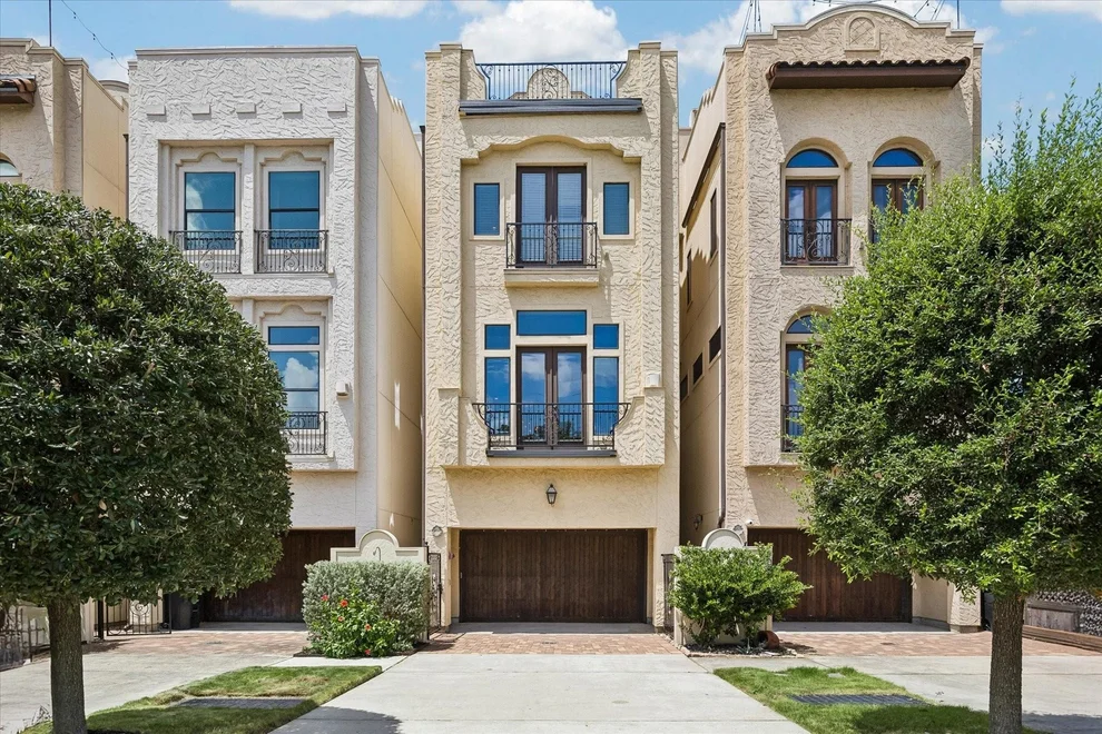 Unit for sale at 1059 W 16th Street, Houston, TX 77008