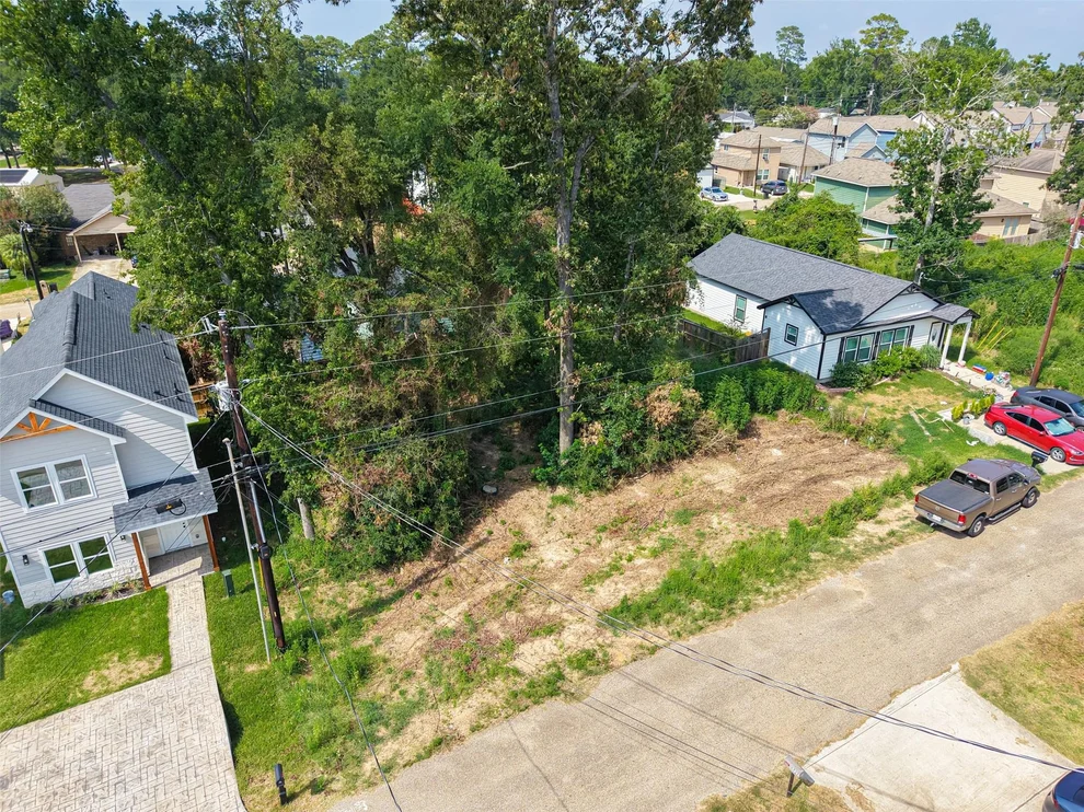 Unit for sale at 16716 E Ivanhoe, Montgomery, TX 77316