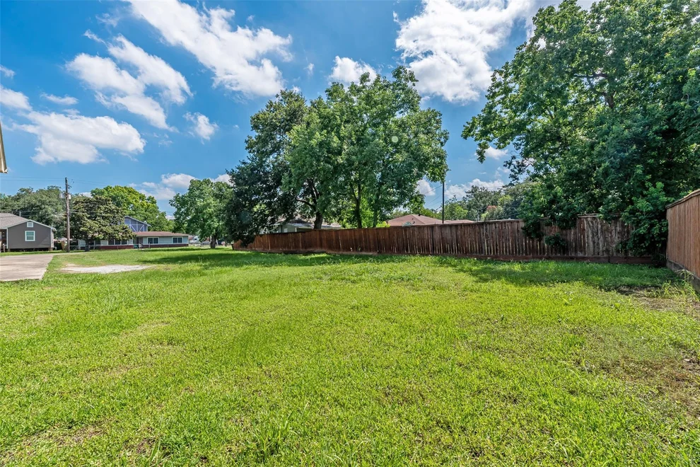 Unit for sale at 316 Avenue A, South Houston, TX 77587