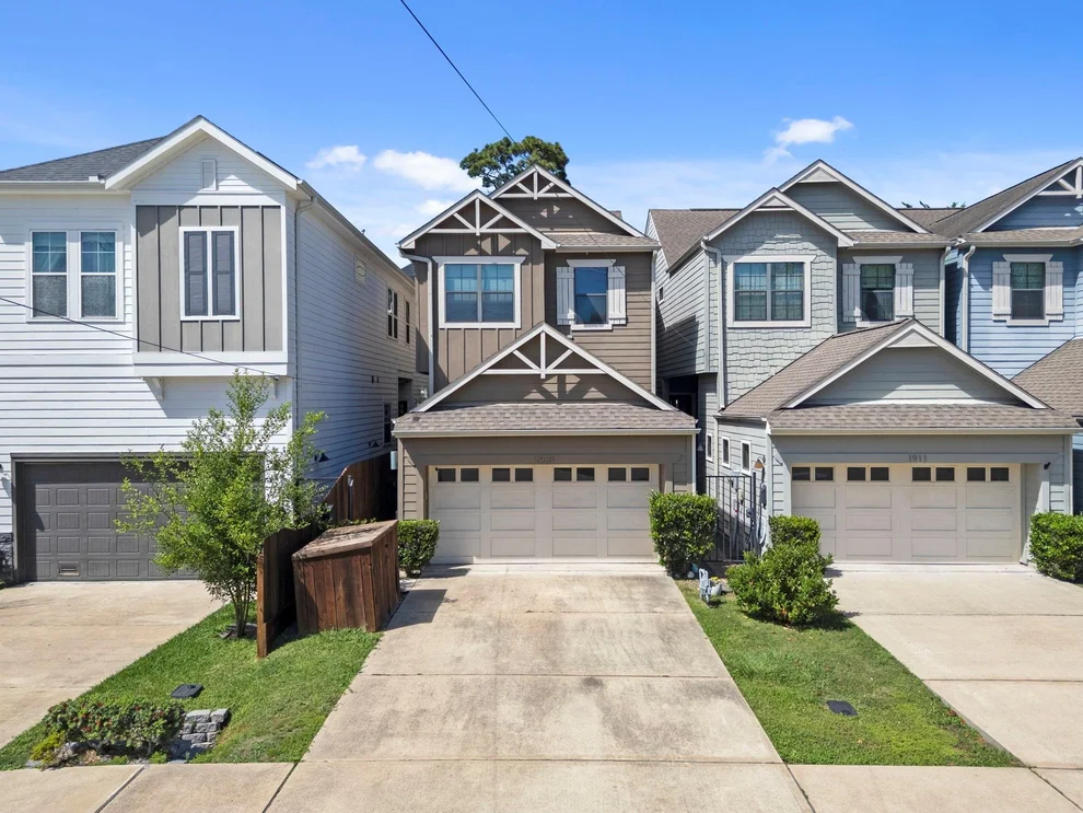 Unit for sale at 1913 W 15th Street, Houston, TX 77008