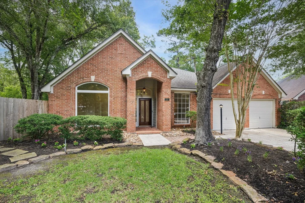 Unit for sale at 30 Skyland Place, The Woodlands, TX 77381