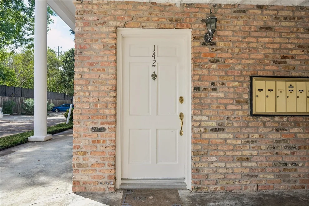 Unit for sale at 4040 San Felipe Street, Houston, TX 77027