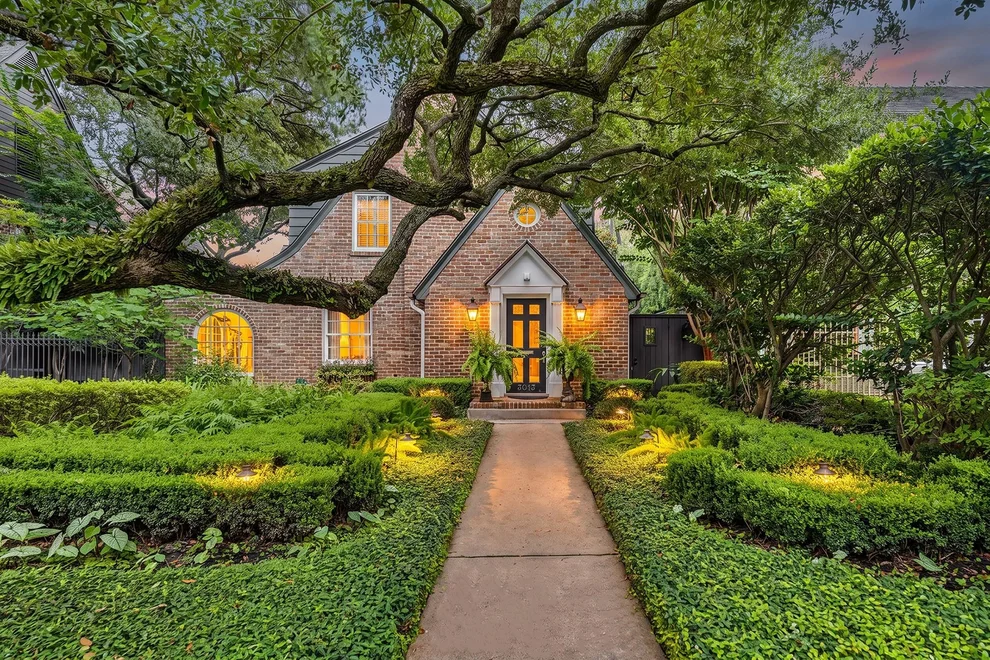 Unit for sale at 3013 Avalon Place, Houston, TX 77019
