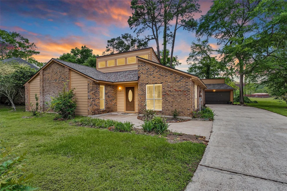 Unit for sale at 12011 Maverick Drive, Willis, TX 77378
