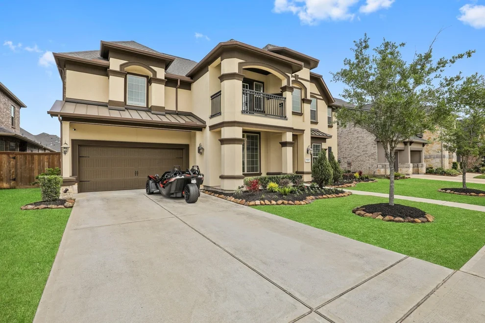 Unit for sale at 5730 Balcones Ridge Lane, Houston, TX 77059