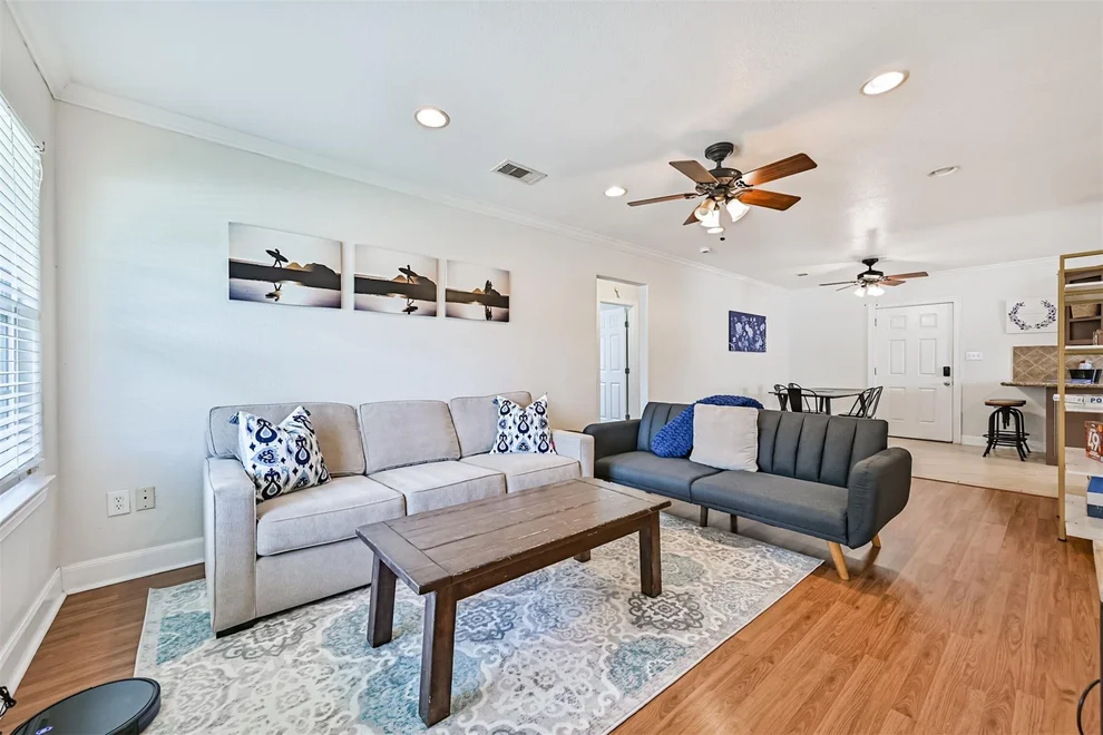 Unit for sale at 2009 Neumann Drive, Galveston, TX 77551