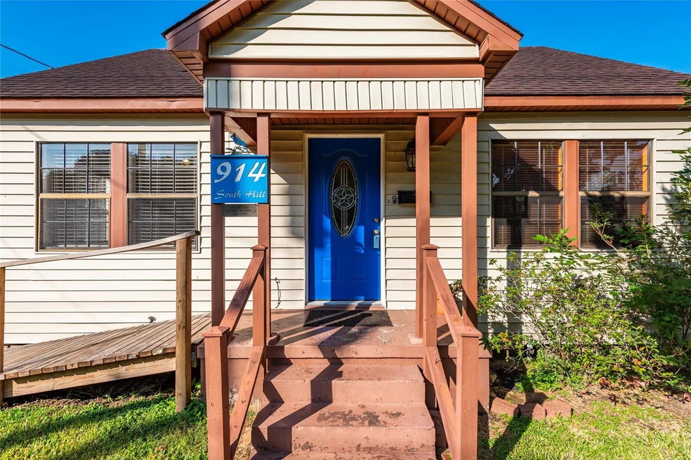 Unit for sale at 914 S Hill Street, Alvin, TX 77511