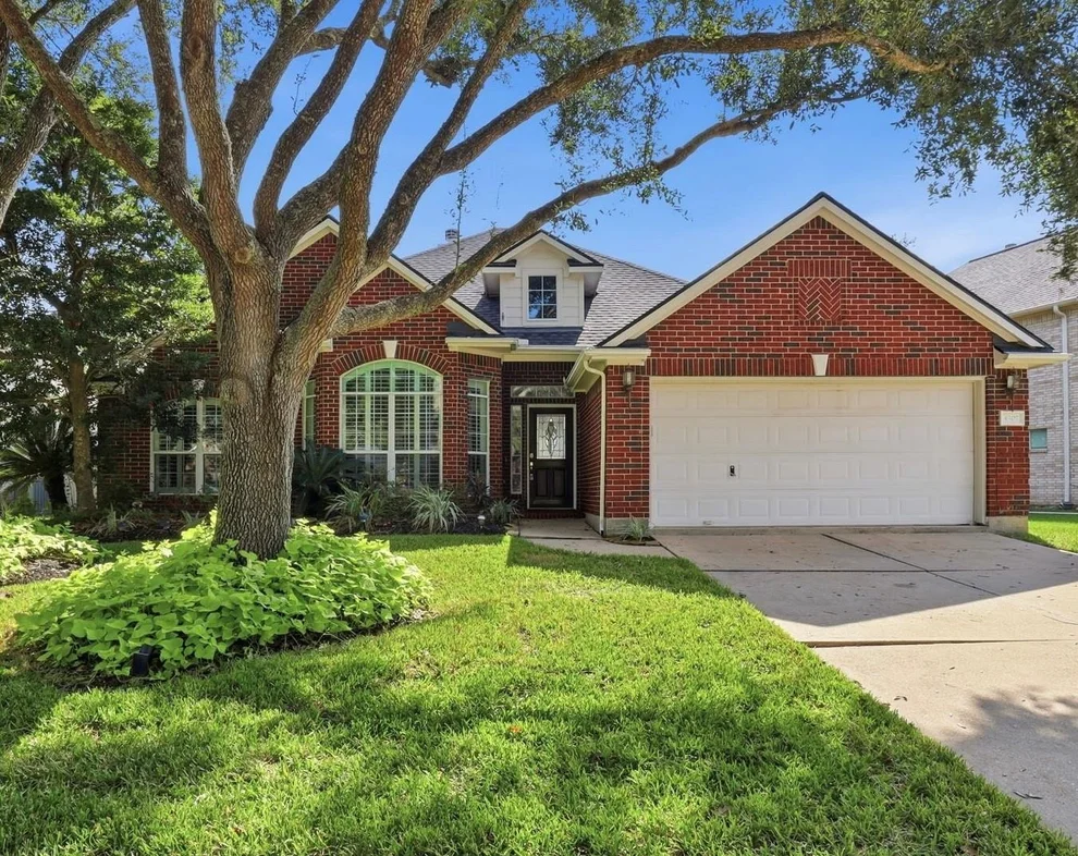 Unit for sale at 4507 Canyon Crest Drive, League City, TX 77573