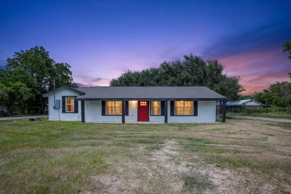 Unit for sale at 500 Shirley Street, Eagle Lake, TX 77434