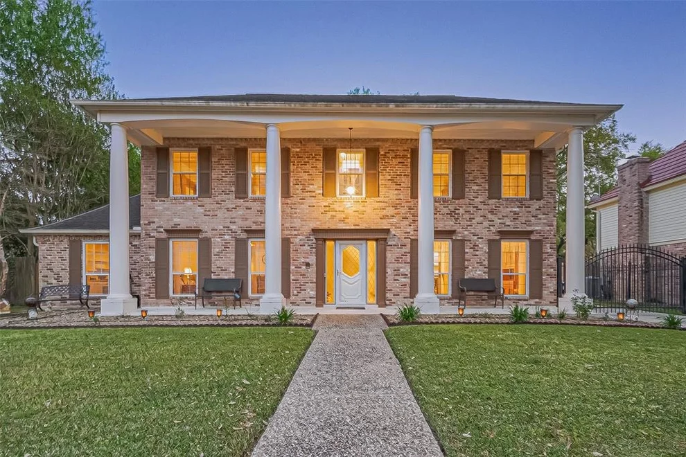 Unit for sale at 5511 Foresthaven Drive, Houston, TX 77066