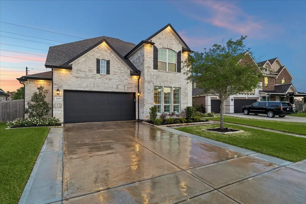 Unit for sale at 2019 Heather Canyon Drive, Pearland, TX 77089