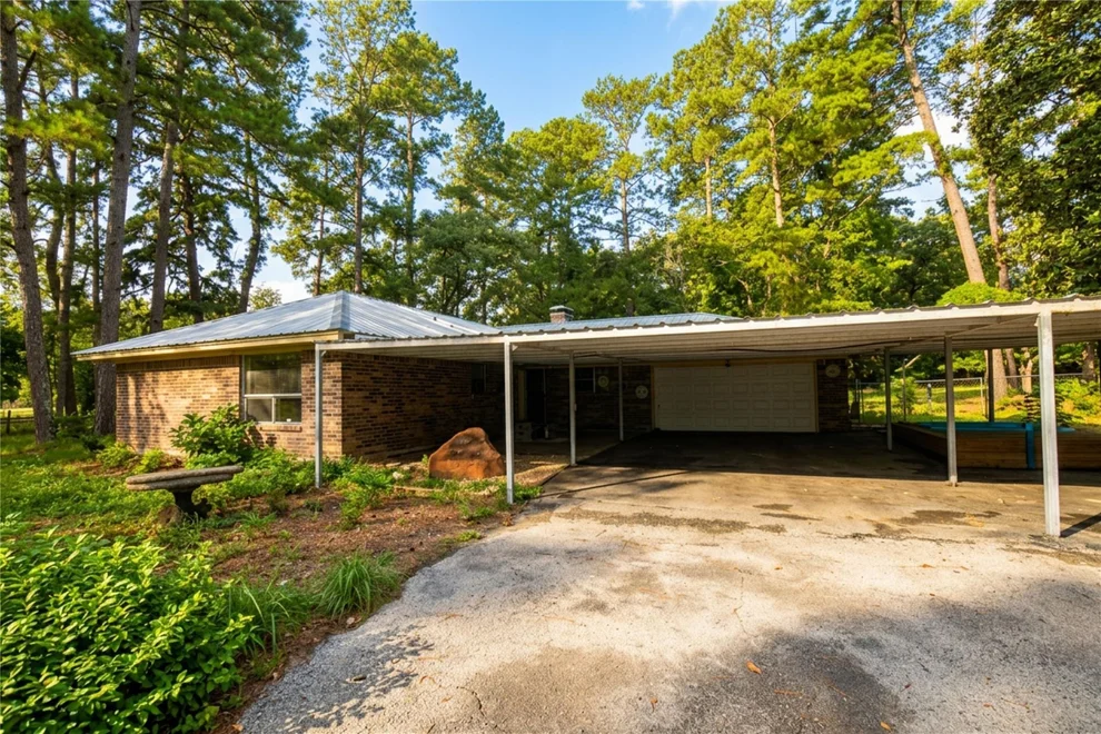 Unit for sale at 14377 Gibbs Pipeline Road, Willis, TX 77378