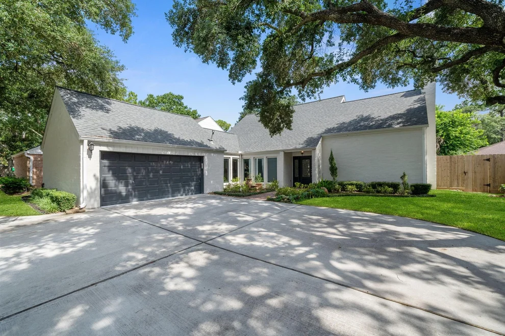 Unit for sale at 10214 Inwood Drive, Houston, TX 77042