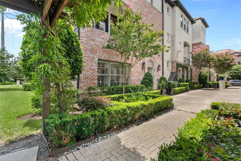 Unit for sale at 1156 Mosaico Lane, Houston, TX 77055