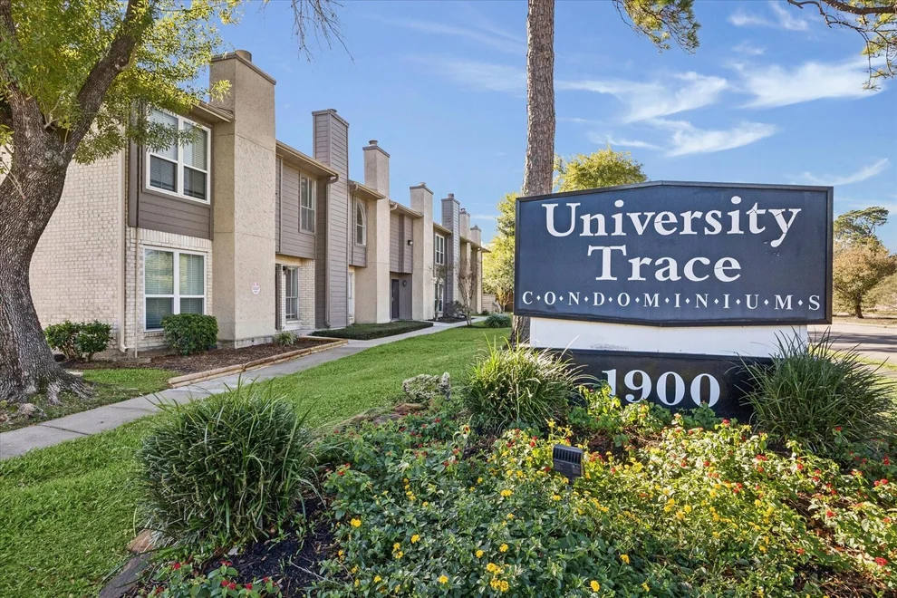 Unit for sale at 1900 Bay Area Boulevard, Houston, TX 77058