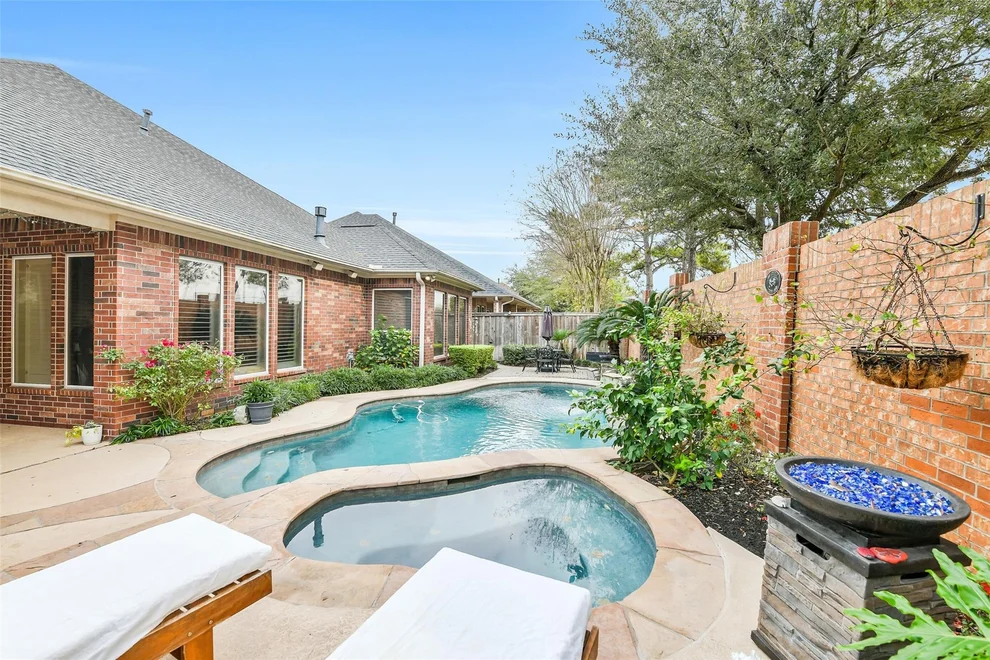 Unit for sale at 11413 Gallant Ridge Lane, Houston, TX 77082
