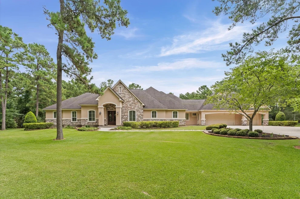 Unit for sale at 32918 Couples Court, Magnolia, TX 77354