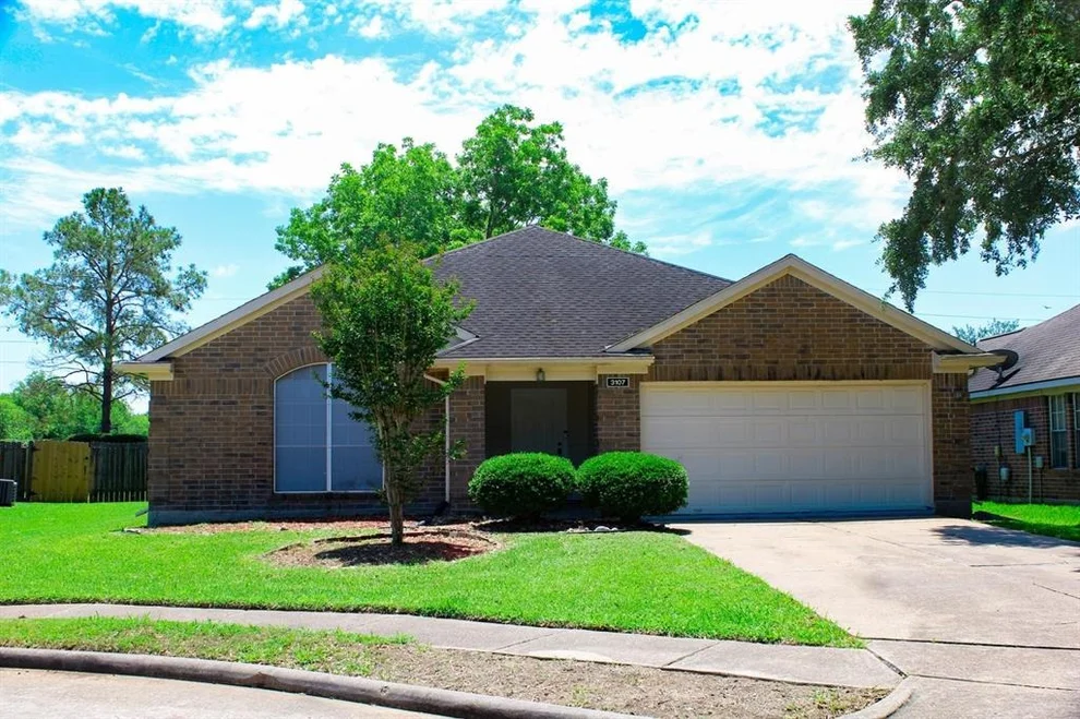 Unit for sale at 3107 Pheasant Trail Drive, Sugar Land, TX 77498