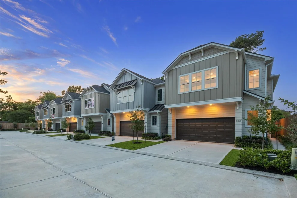 Unit for sale at 804 Glowing Dawn Drive, Houston, TX 77018
