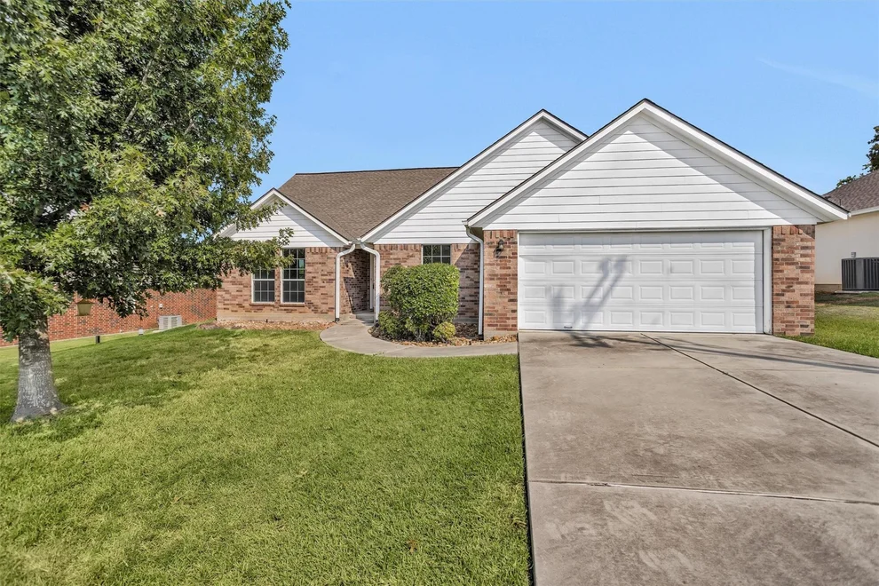 Unit for sale at 12534 Ridgecrest Drive, Willis, TX 77318