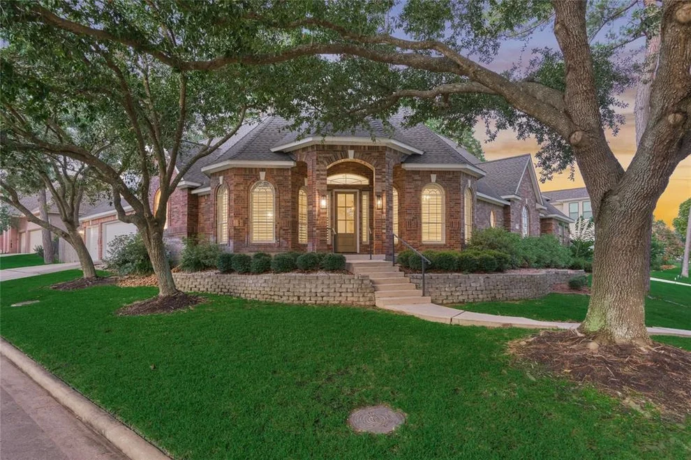 Unit for sale at 7 Wycliffe Drive, Montgomery, TX 77356