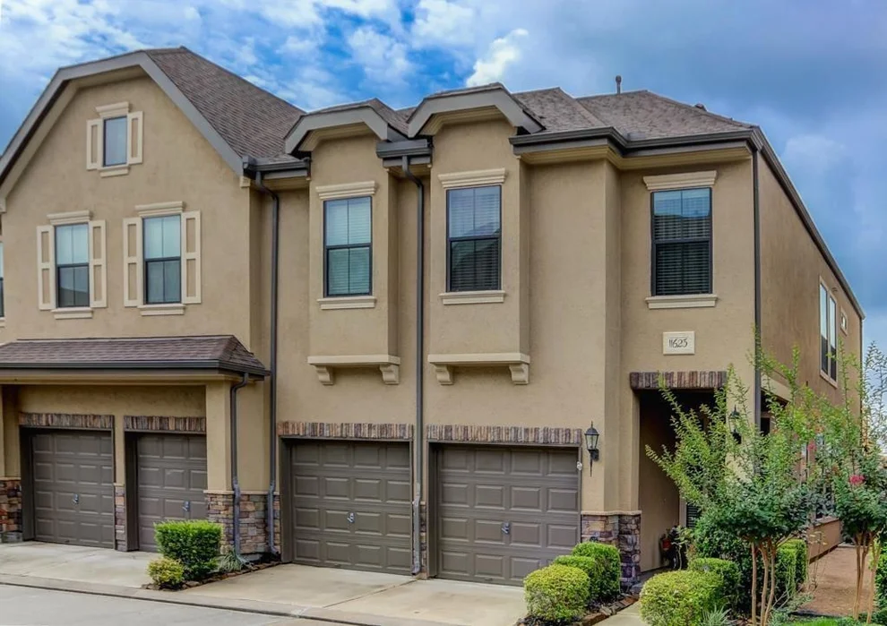 Unit for sale at 3031 Royal Oaks Grove, Houston, TX 77082