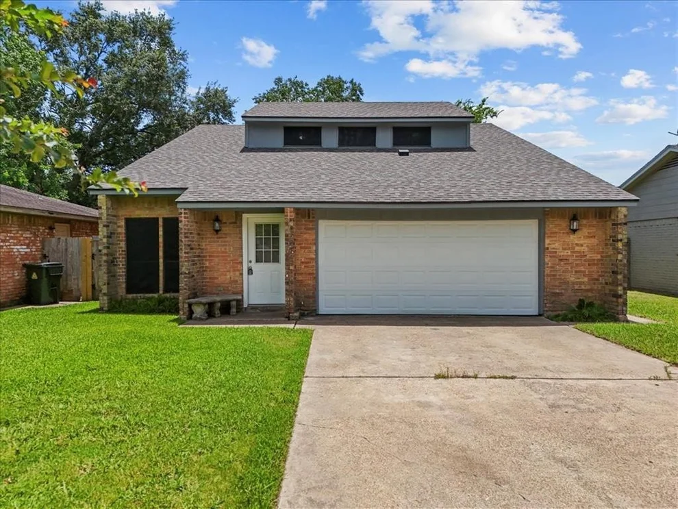 Unit for sale at 4822 Caranchua Reef Drive, Bacliff, TX 77518