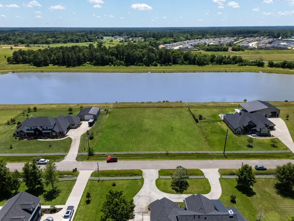 Unit for sale at 11918 W Border Oak Dr, Magnolia, TX 77354