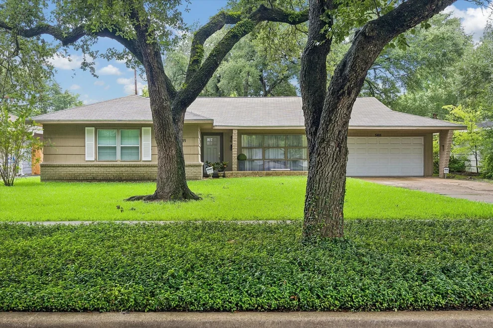 Unit for sale at 5611 Whitehaven, Bellaire, TX 77401