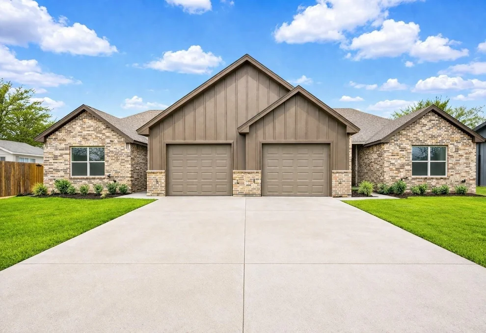 Unit for sale at 228 Saint Charles Drive, Springtown, TX 76082