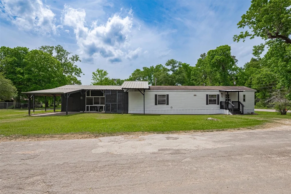 Unit for sale at 506 South Oakhurst Drive, Livingston, TX 77351