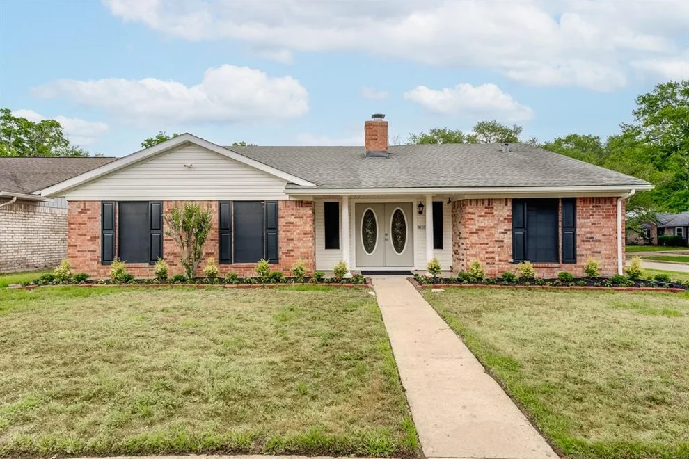 Unit for sale at 16602 Cairnway Drive, Houston, TX 77084